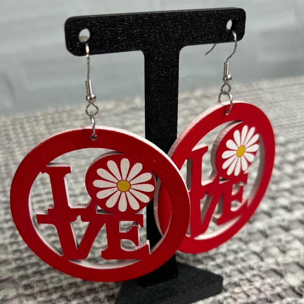 5/$25 (Pick 5 items for $25 Labeled) Love Hoop Earrings - Picture 2 of 3